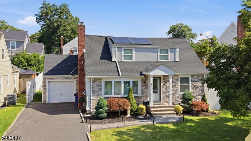 353 Whitewood Rd Property Photo 1