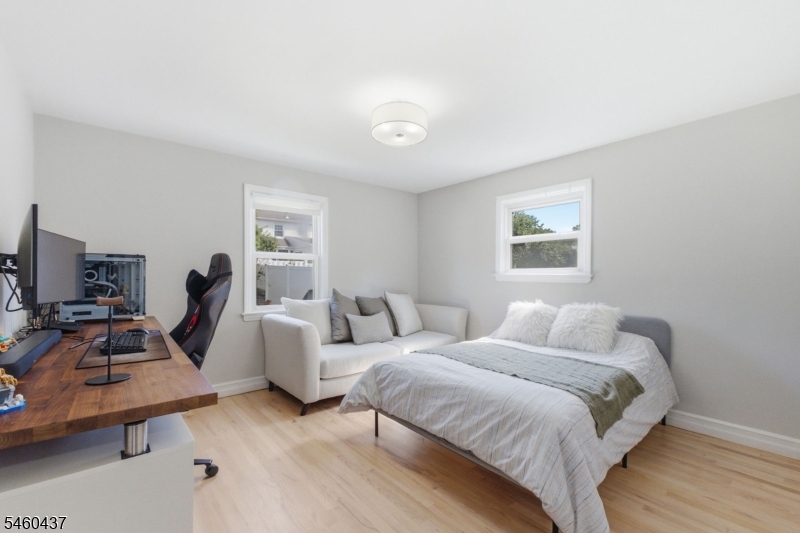353 Whitewood Rd Property Photo 18