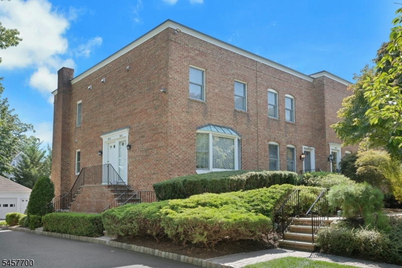 30 Elm St 30c Property Photo 1