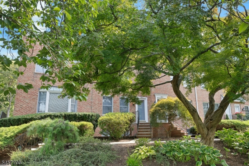 30 Elm St 30c Property Photo 2