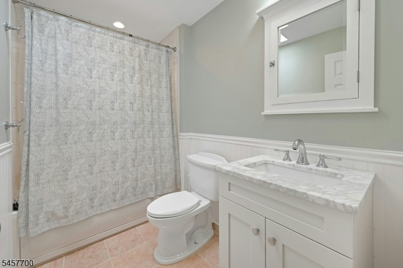 30 Elm St 30c Property Photo 12