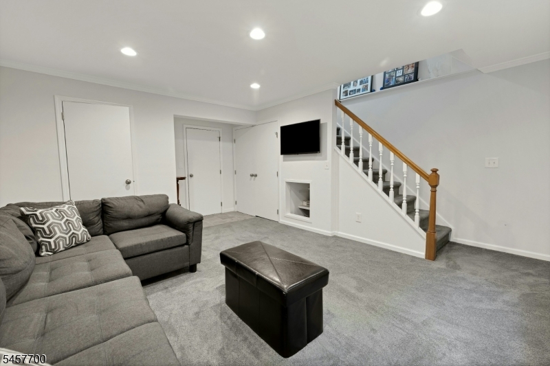 30 Elm St 30c Property Photo 14
