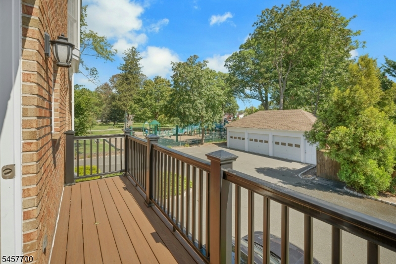 30 Elm St 30c Property Photo 16
