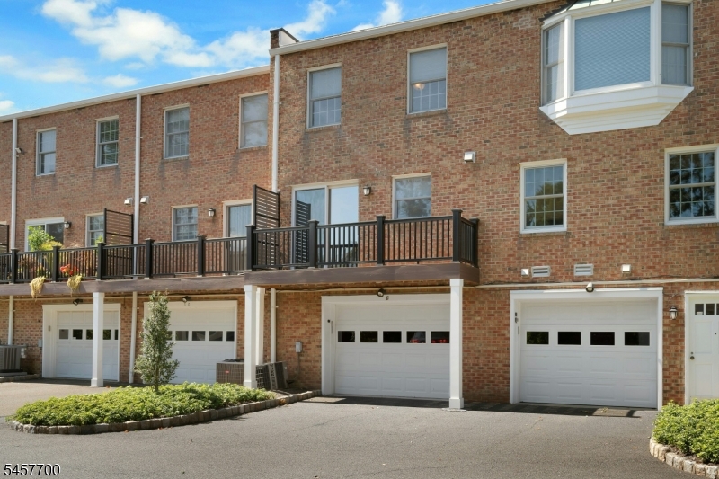 30 Elm St 30c Property Photo 17