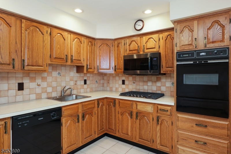 2831 Bradbury Ave Property Photo 7