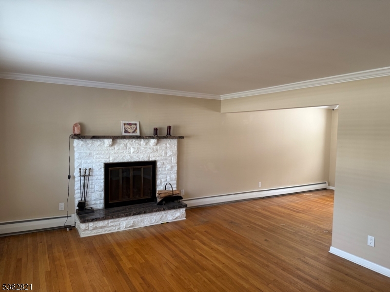 54 S Central Ave Property Photo 3