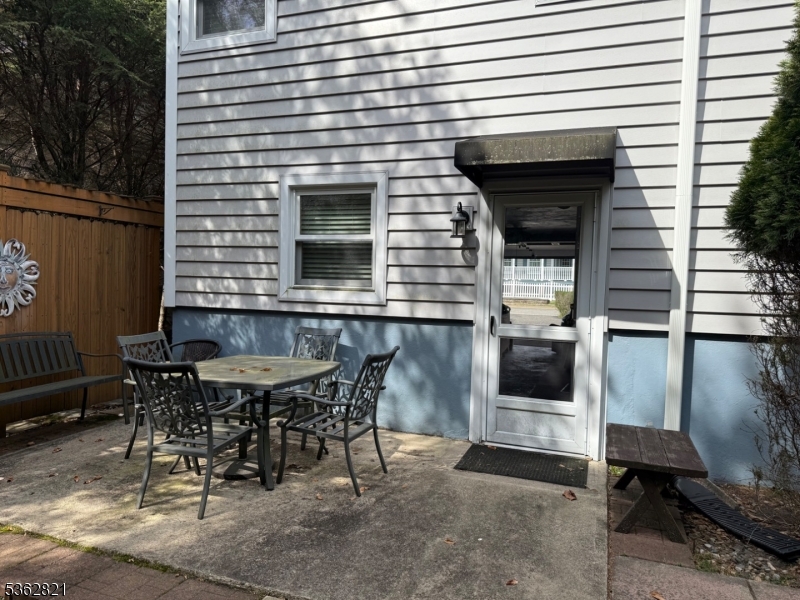 54 S Central Ave Property Photo 13