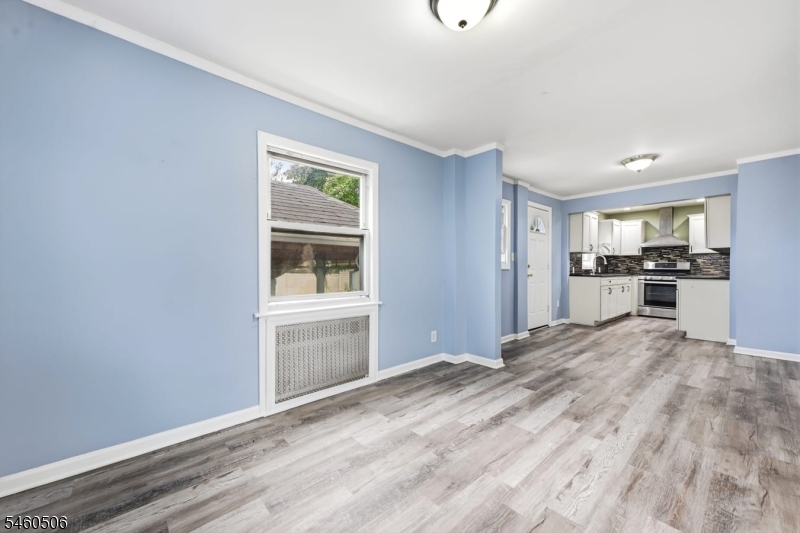 1079 Rose St Property Photo 8