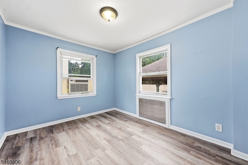 1079 Rose St Property Photo 15