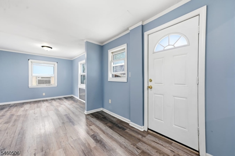 1079 Rose St Property Photo 16