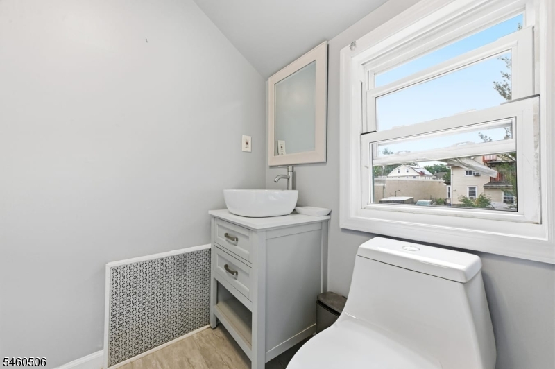 1079 Rose St Property Photo 22