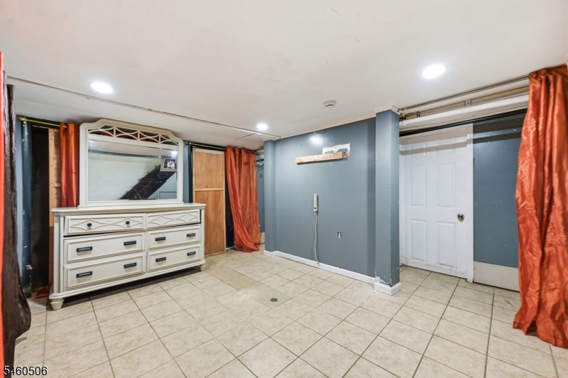 1079 Rose St Property Photo 24
