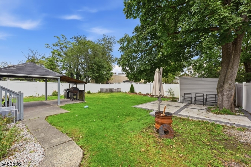 1079 Rose St Property Photo 26