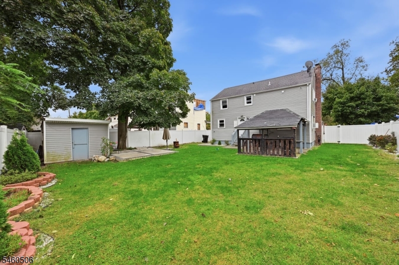 1079 Rose St Property Photo 27