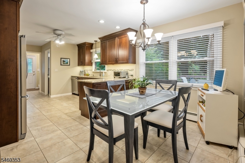 3 Bridle Ln Property Photo 11