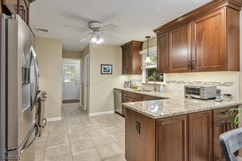 3 Bridle Ln Property Photo 12