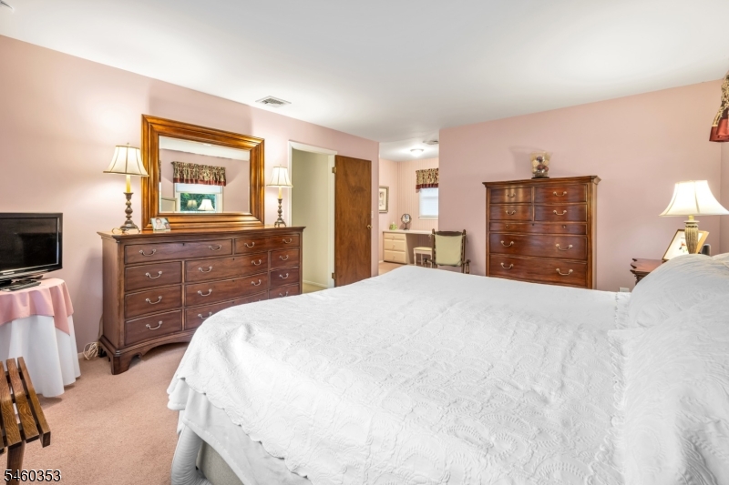 3 Bridle Ln Property Photo 25