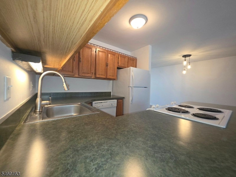 272 Us Highway 206 B Property Photo 12