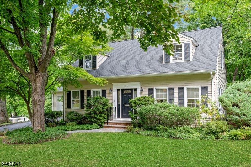 7 Sharon Rd Property Photo 2