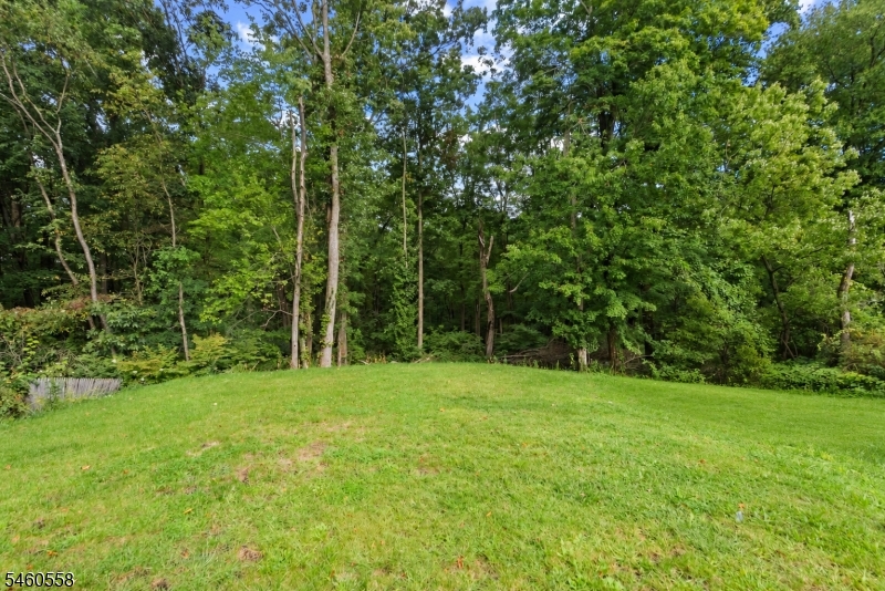 340 Lakeview Dr Property Photo 27