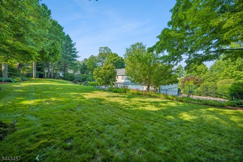9 Canterbury Ln Property Photo 47