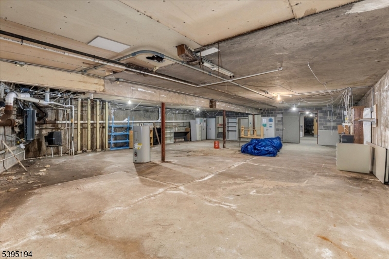 111 Lexington Ave Property Photo 4