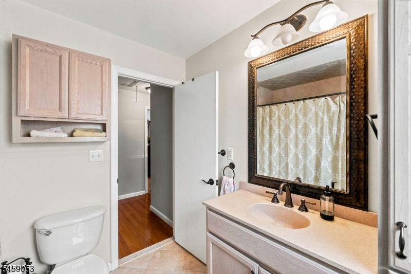 1135 Valley Rd Property Photo 15