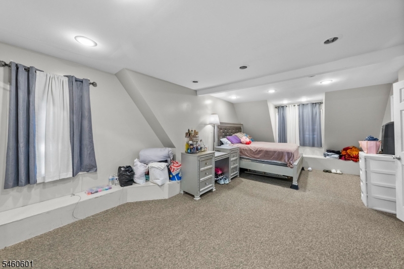 38 Nairn Pl Property Photo 2