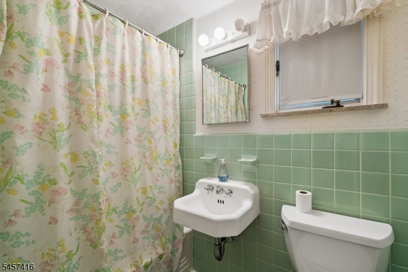 300 Oak Ridge Ave Property Photo 15