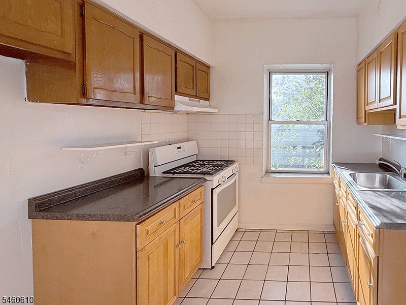 109 William St 8 Property Photo 3