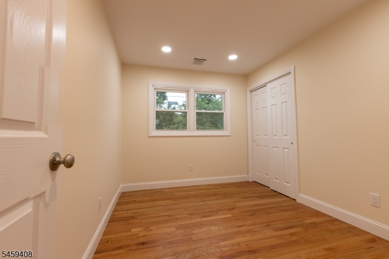 375 Broad St 2 Property Photo 12