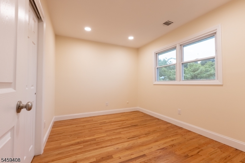 375 Broad St 2 Property Photo 19