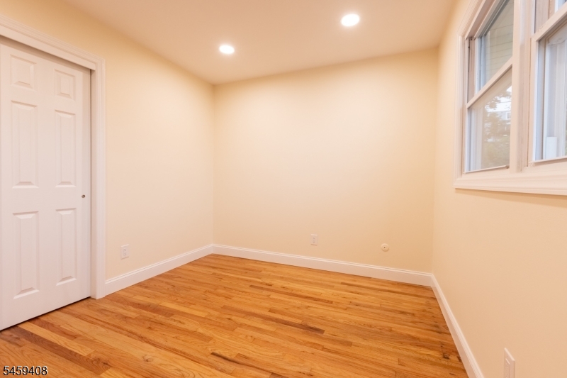 375 Broad St 2 Property Photo 20