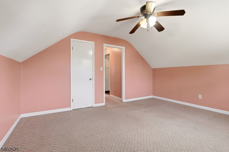 33 Willow Ave Property Photo 6