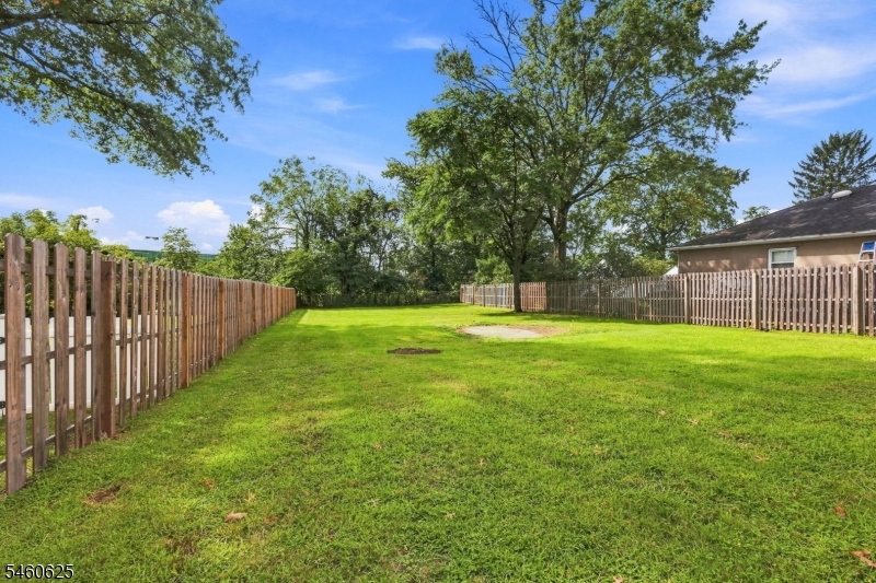 33 Willow Ave Property Photo 16