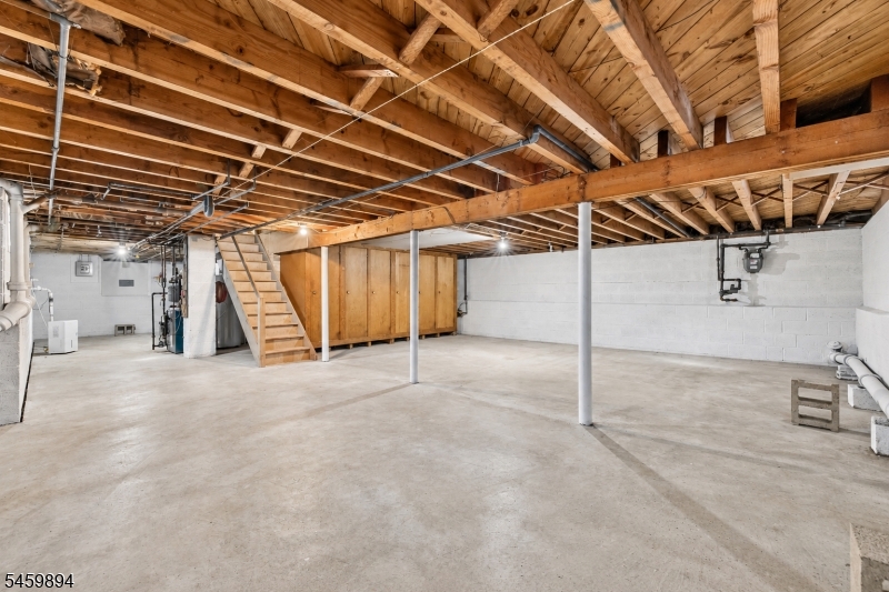 220 Walnut St Property Photo 18