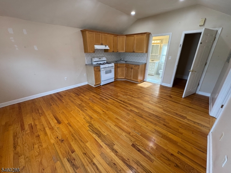 2059 Tyler St Property Photo 5