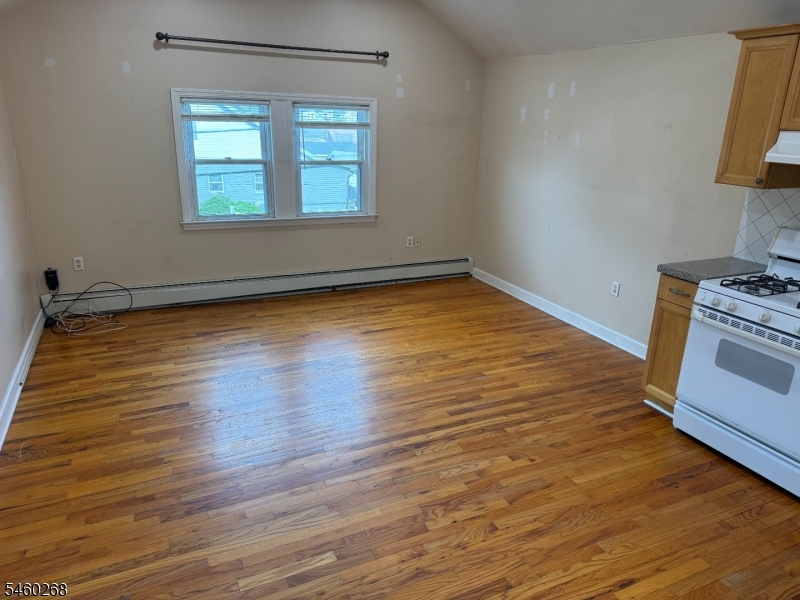 2059 Tyler St Property Photo 6