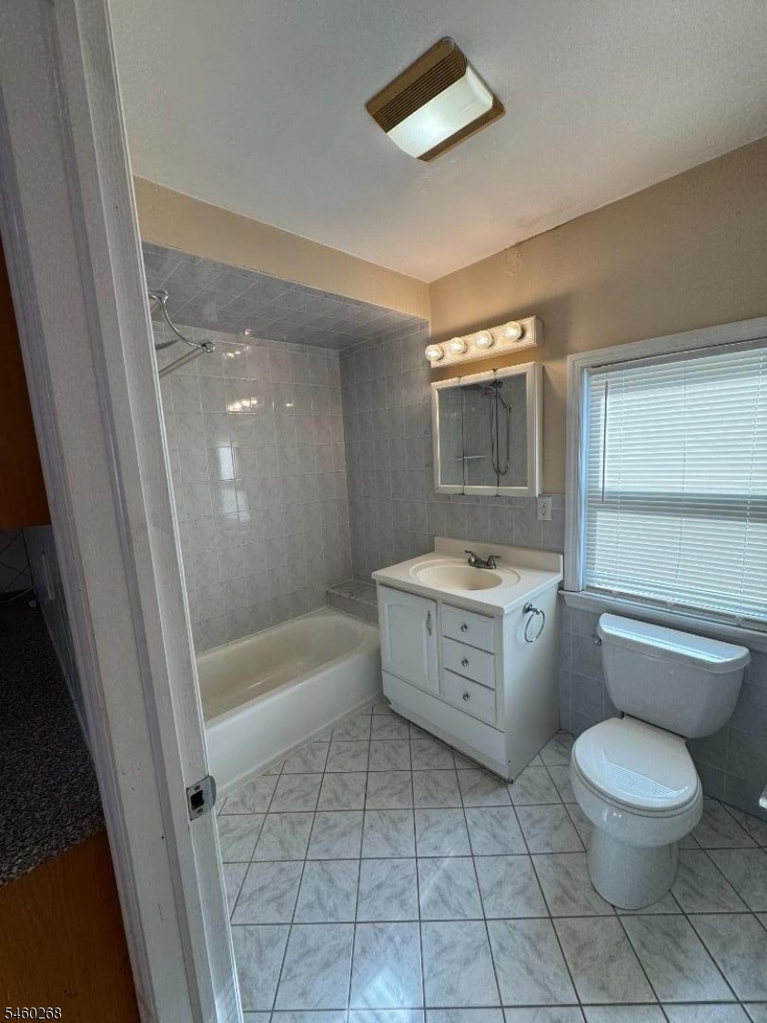 2059 Tyler St Property Photo 8