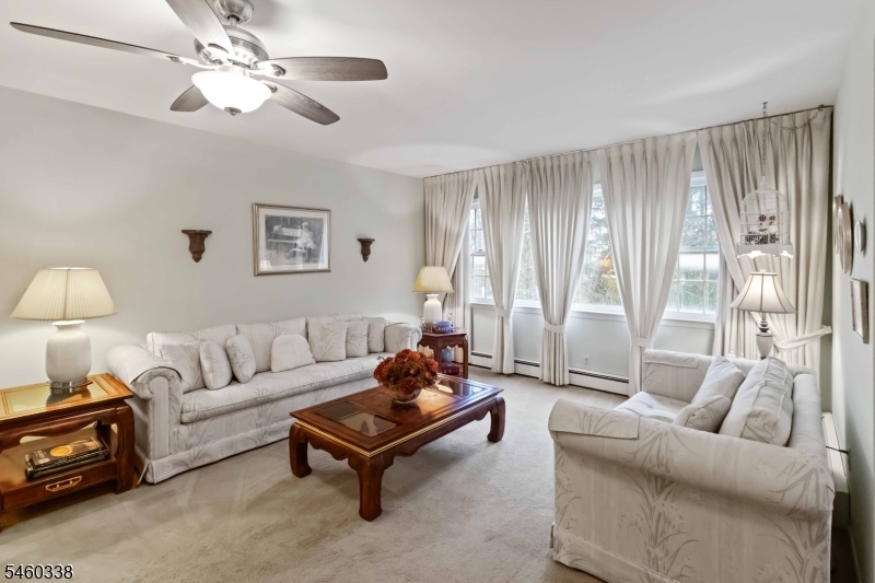77 Sun Valley Way Property Photo 6