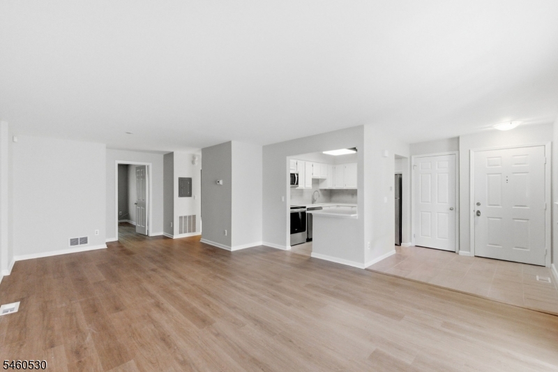 125 Smithfield Ct Property Photo 7