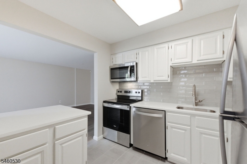 125 Smithfield Ct Property Photo 8