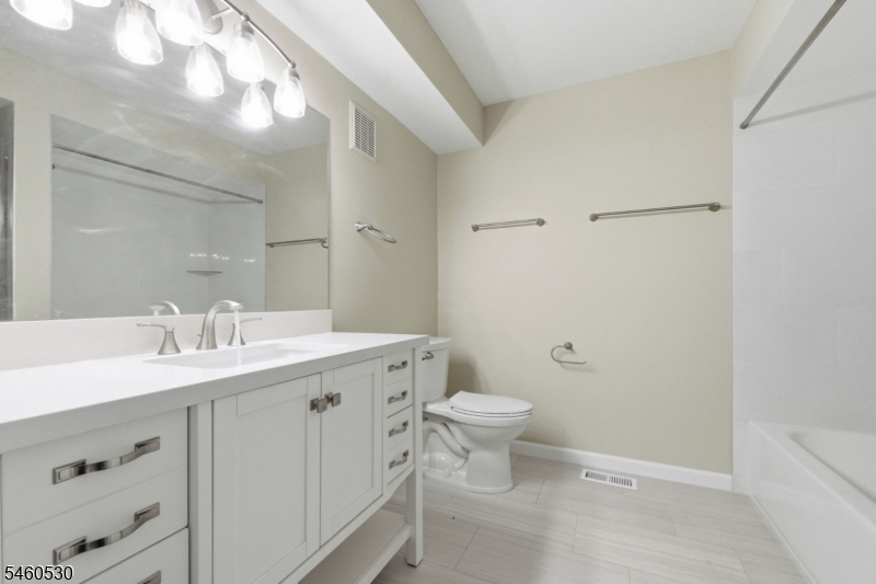125 Smithfield Ct Property Photo 18