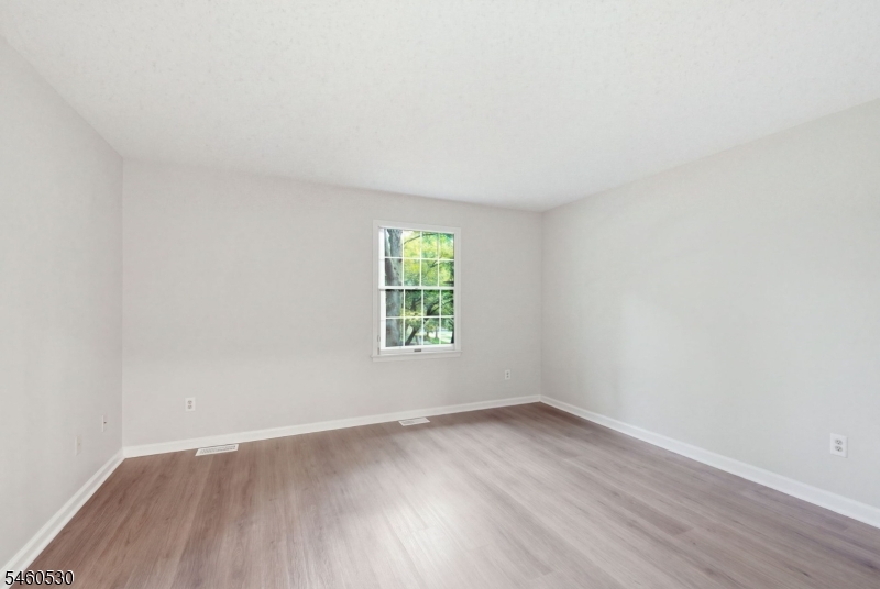 125 Smithfield Ct Property Photo 21