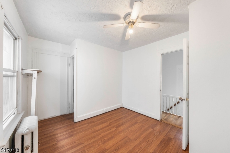 352 Forest St Property Photo 18