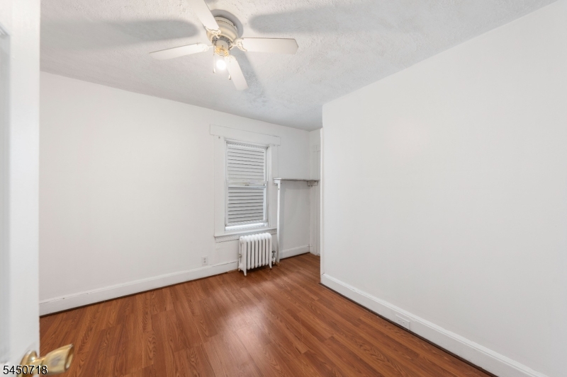352 Forest St Property Photo 20