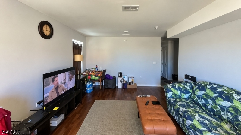 54 Elliott St 3 Property Photo 3