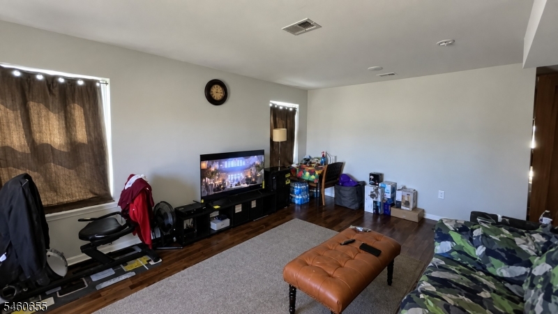 54 Elliott St 3 Property Photo 5