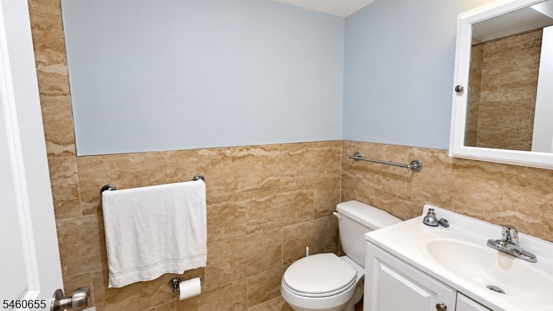 54 Elliott St 3 Property Photo 10