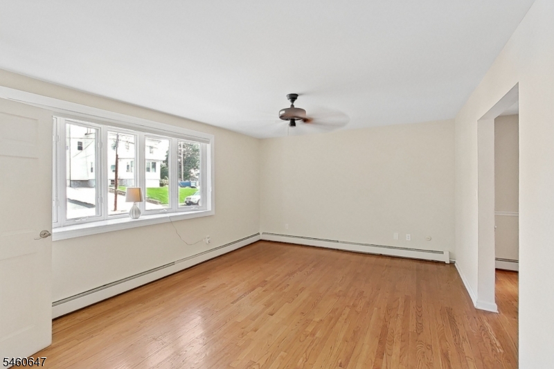 14 Pine St Property Photo 7